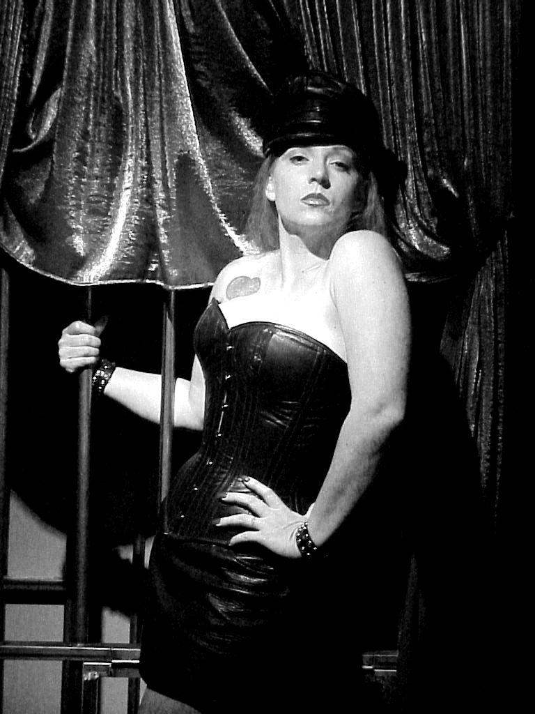 130 Schläge (Teil 1/2) – Herrin der Lust – Domina züchtigt